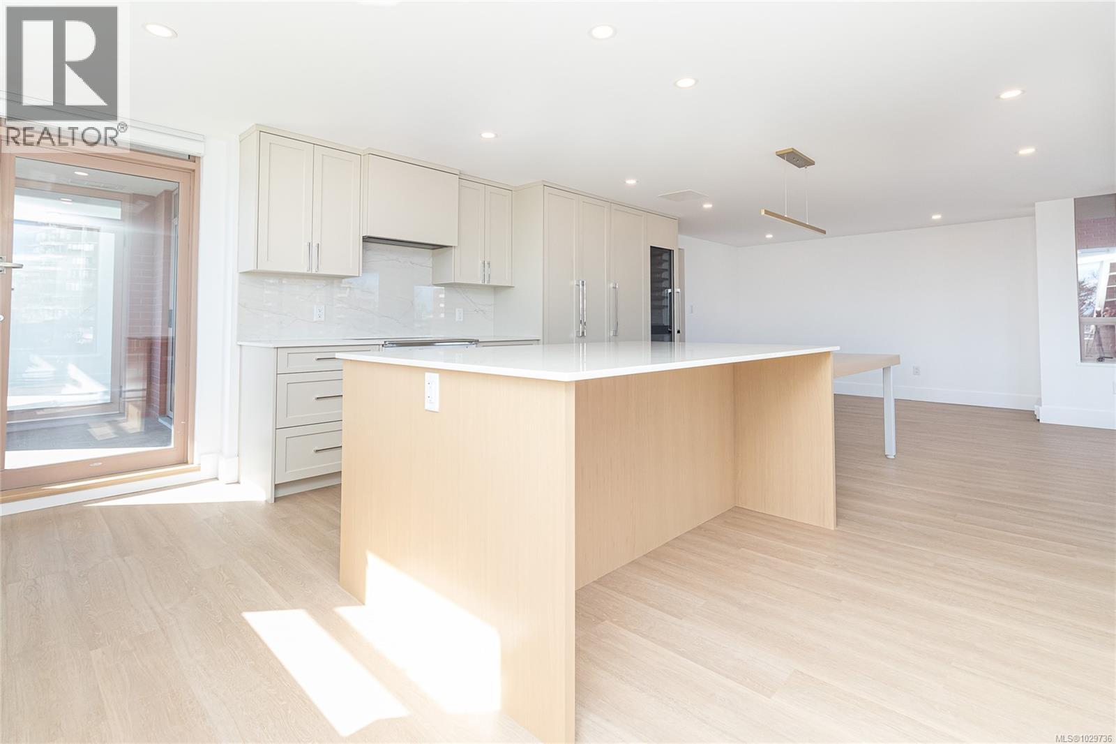 504 630 Montreal Street, Victoria