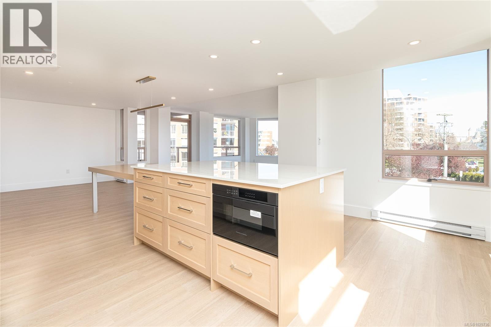 504 630 Montreal Street, Victoria