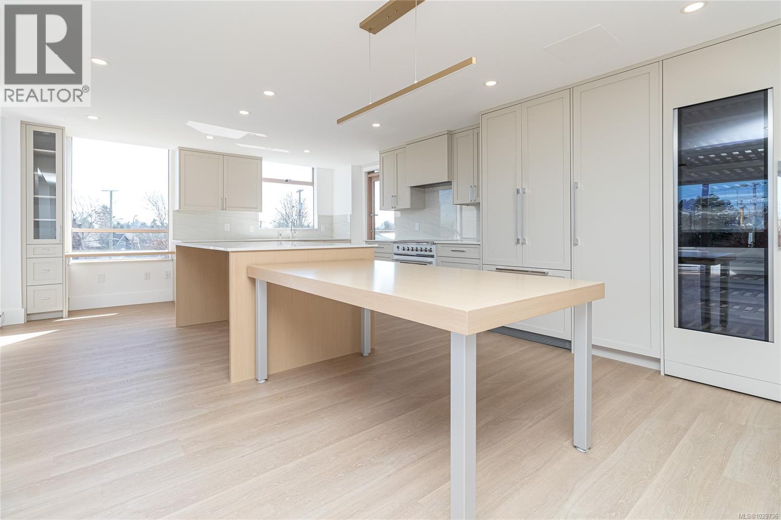 504 630 Montreal Street, Victoria