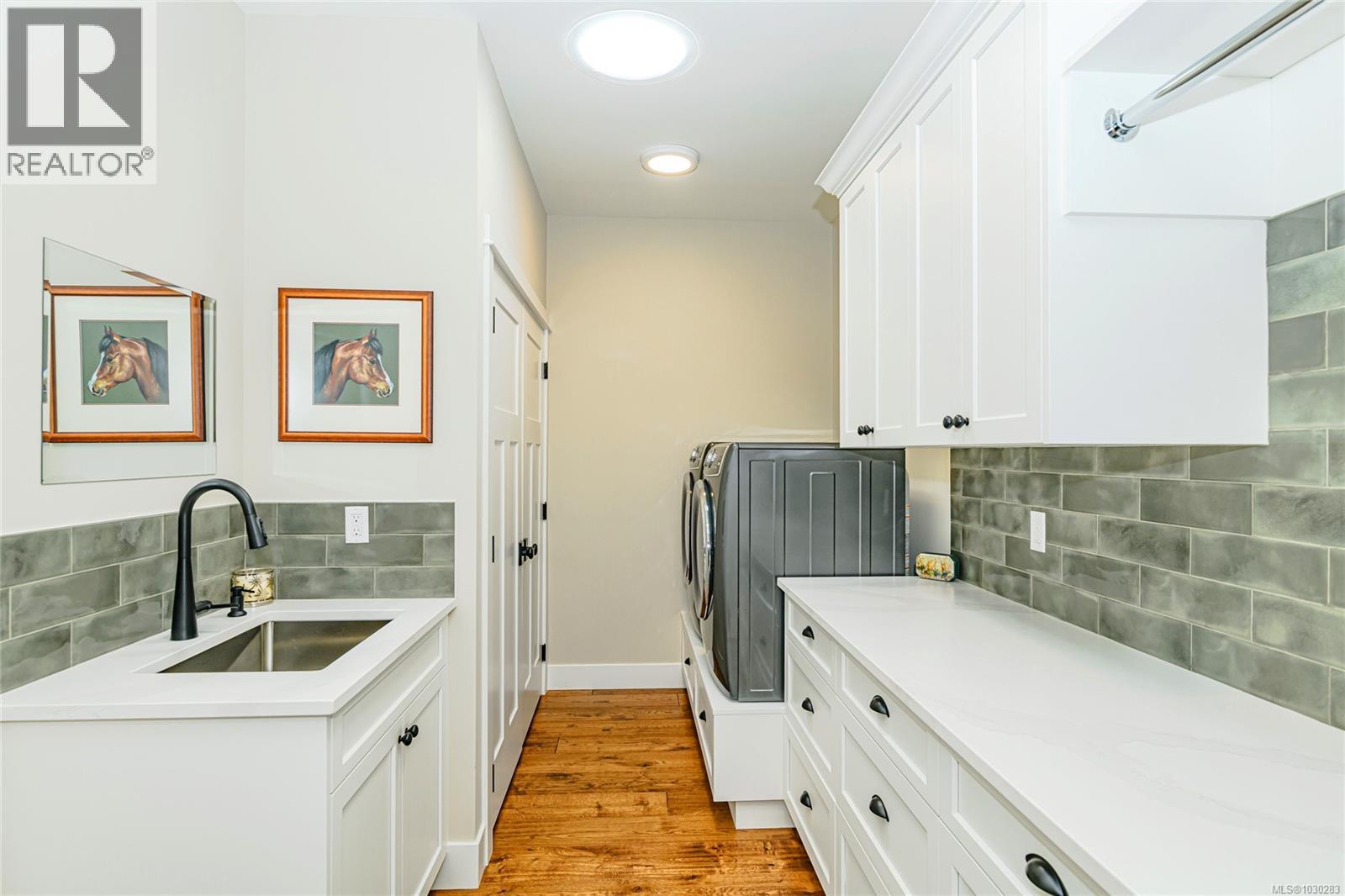 7375 LAKEFRONT DR - 44