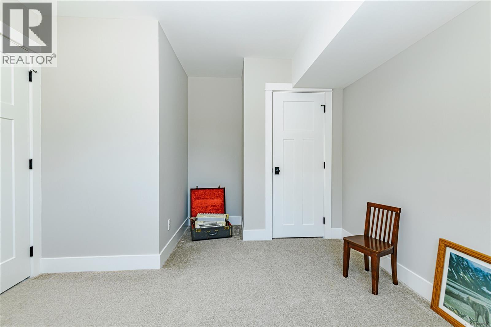 7375 LAKEFRONT DR - 46