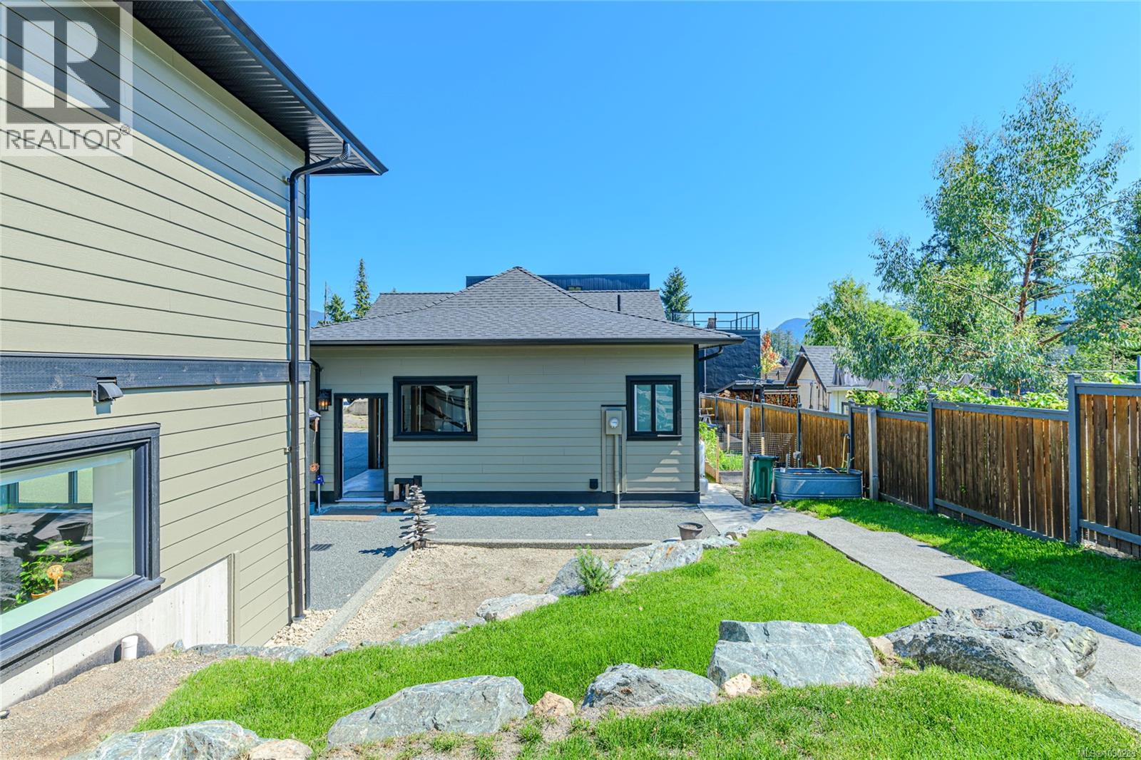 7375 LAKEFRONT DR - 52