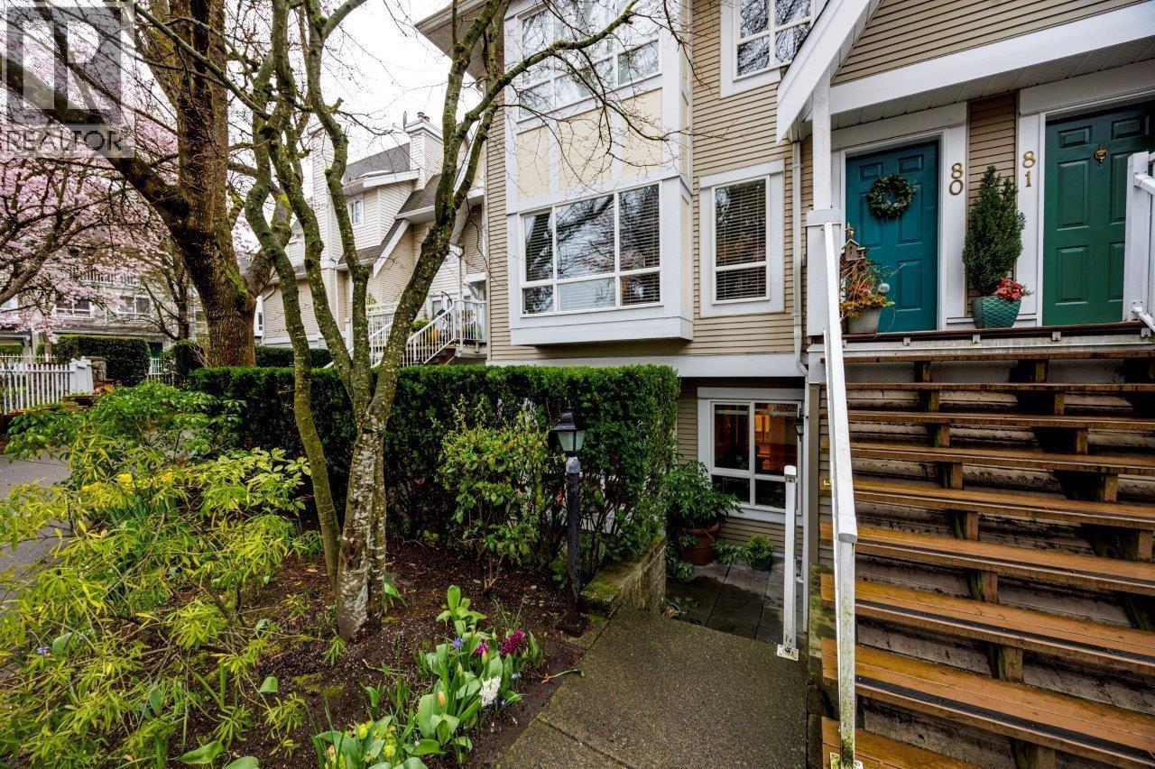 79 6588 SOUTHOAKS Crescent - main photo