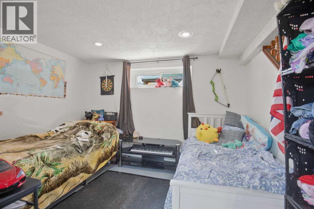 Single Family House for Sale in  Greig Drive Glendale Red Deer 