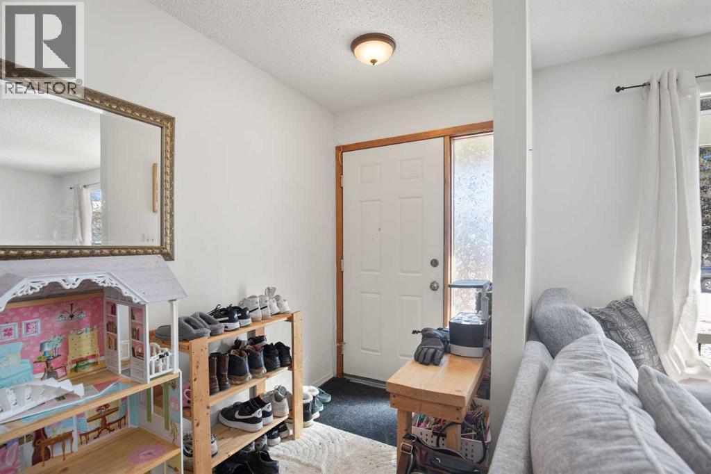 Single Family House for Sale in  Greig Drive Glendale Red Deer 