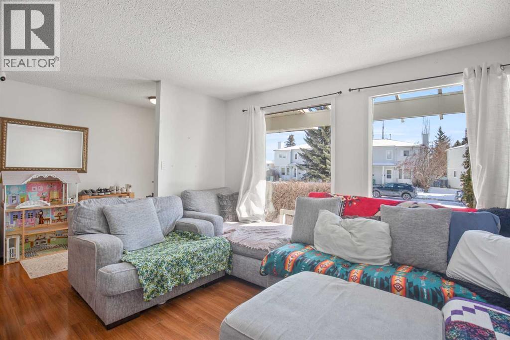 Single Family House for Sale in  Greig Drive Glendale Red Deer 