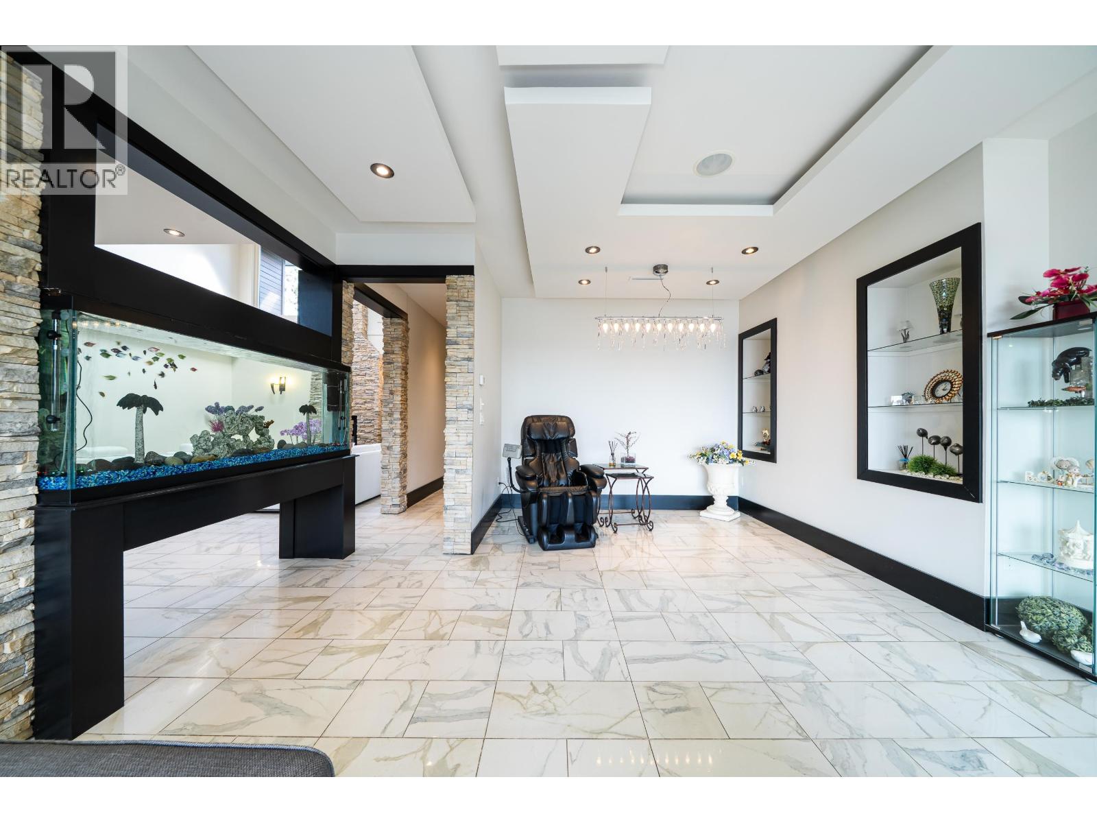 1068 HOLDOM AVENUE, Burnaby