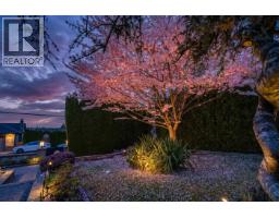 1068 Holdom Avenue, Burnaby, BC V5B3V6 Photo 19