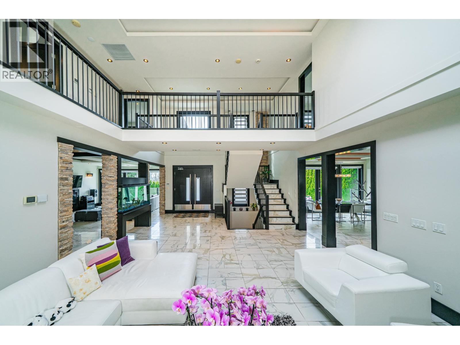 1068 HOLDOM AVENUE, Burnaby