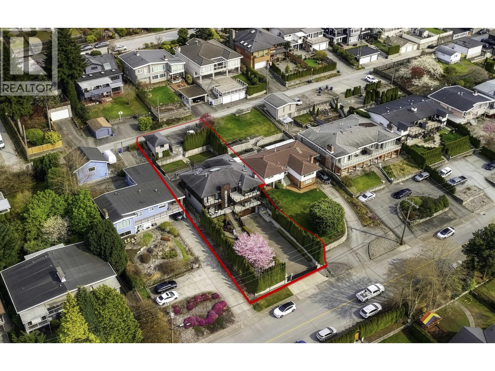 1068 HOLDOM AVENUE, Burnaby