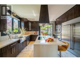 1068 Holdom Avenue, Burnaby, BC V5B3V6 Photo 10