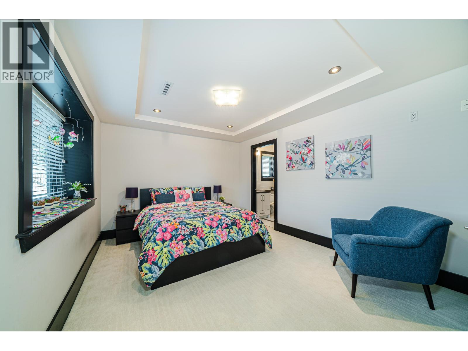 1068 HOLDOM AVENUE, Burnaby