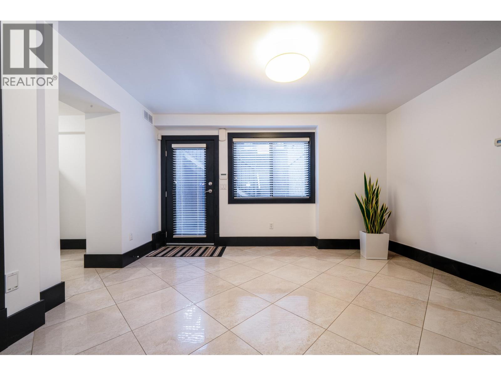 1068 HOLDOM AVENUE, Burnaby