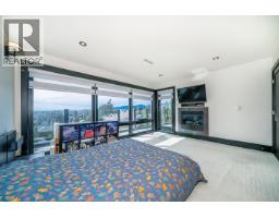 1068 Holdom Avenue, Burnaby, BC V5B3V6 Photo 13