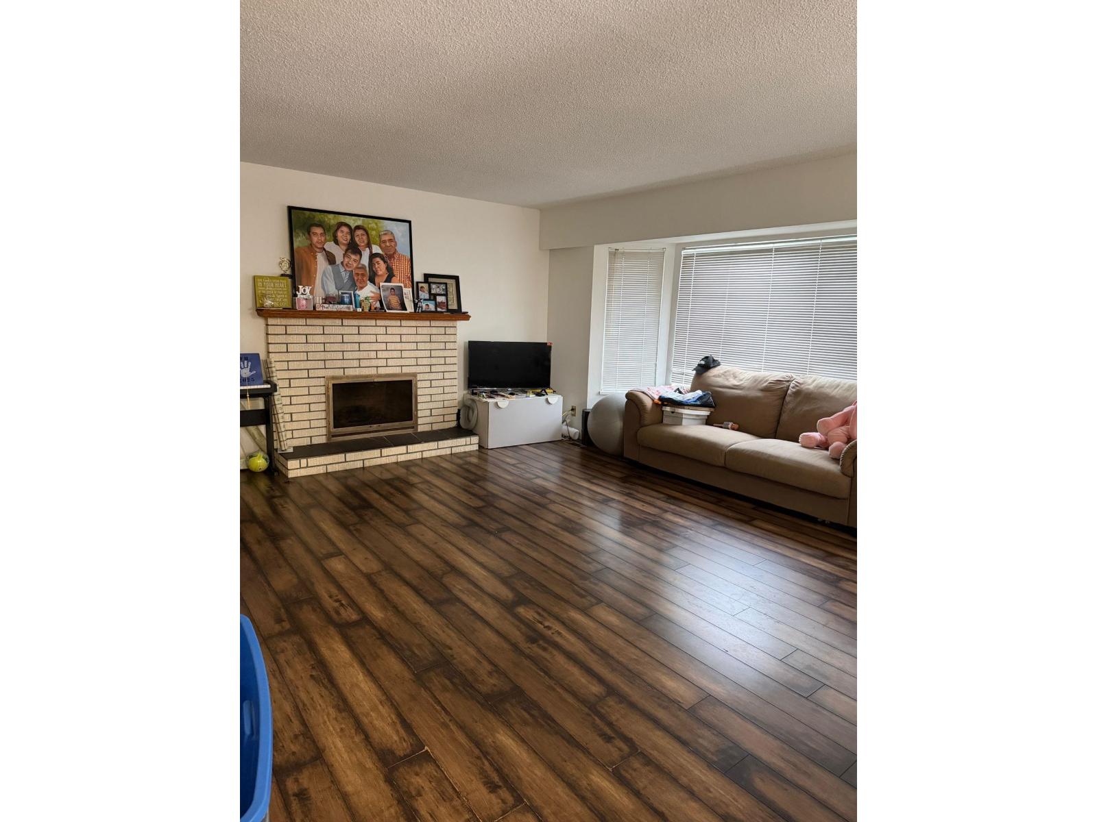 8144 111B Street - photo 2