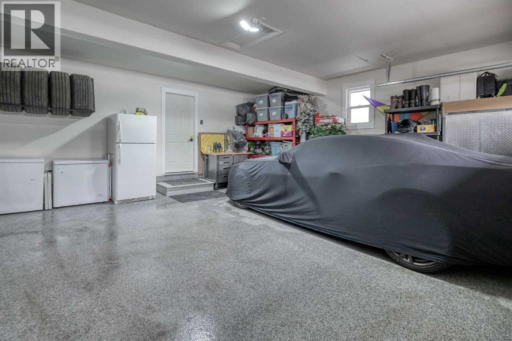 Single Family House 4 Level for Sale in  Oakside Circle Oakridge Calgary 