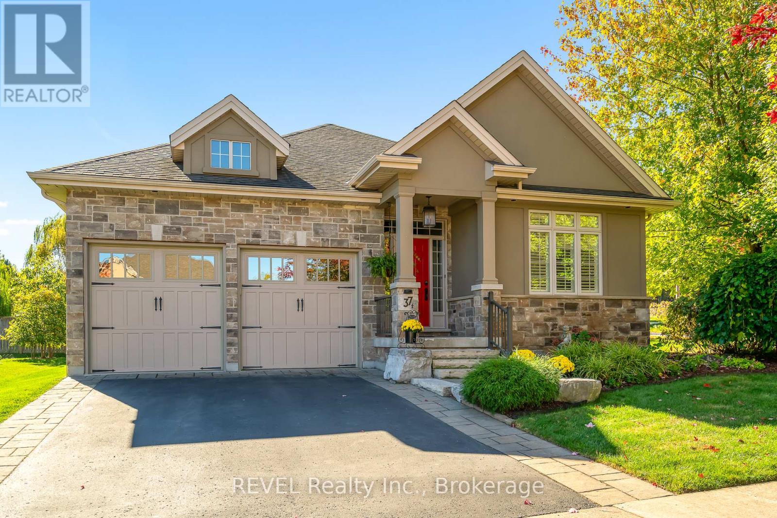 37 HICKORY AVENUE, Niagara-on-the-Lake (St. Davids), Ontario