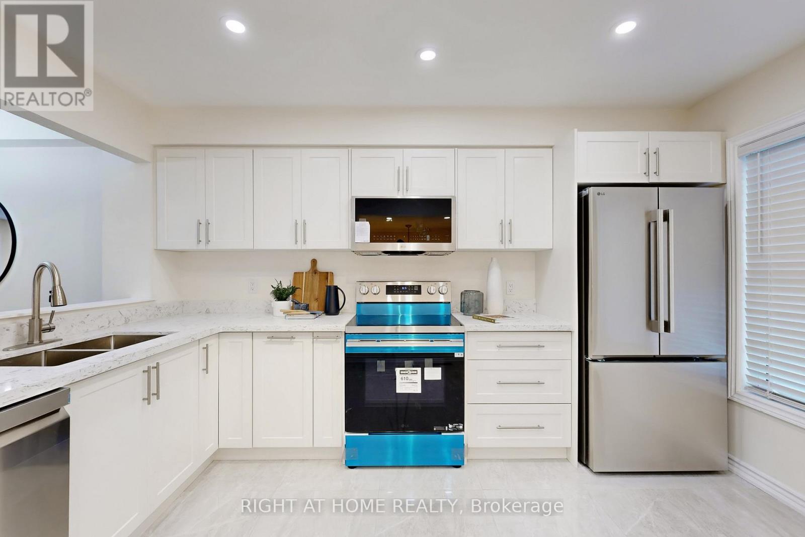 18 BRANDY LANE WAY - 10