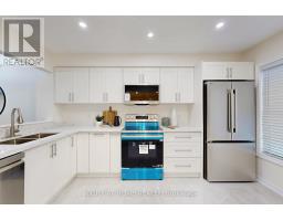18 Brandy Lane Way, Newmarket, ON L3Y8P7 Photo 10
