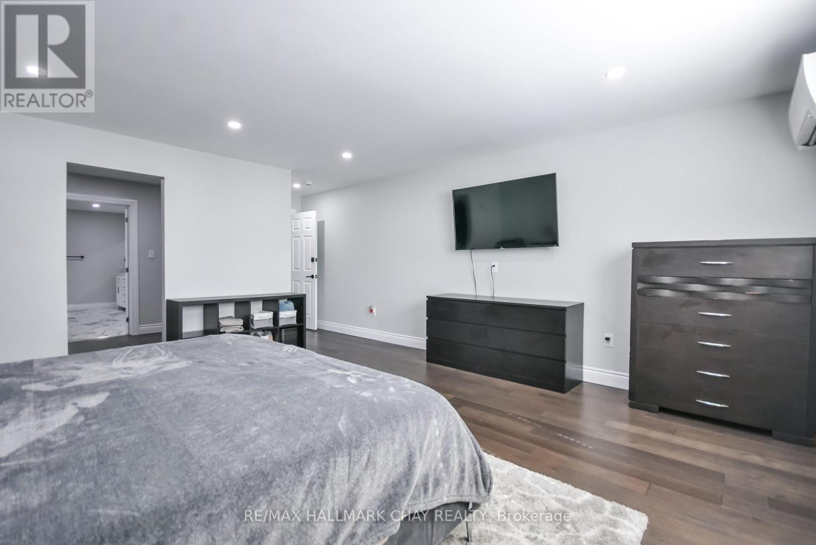 4936 VASEY ROAD - 18