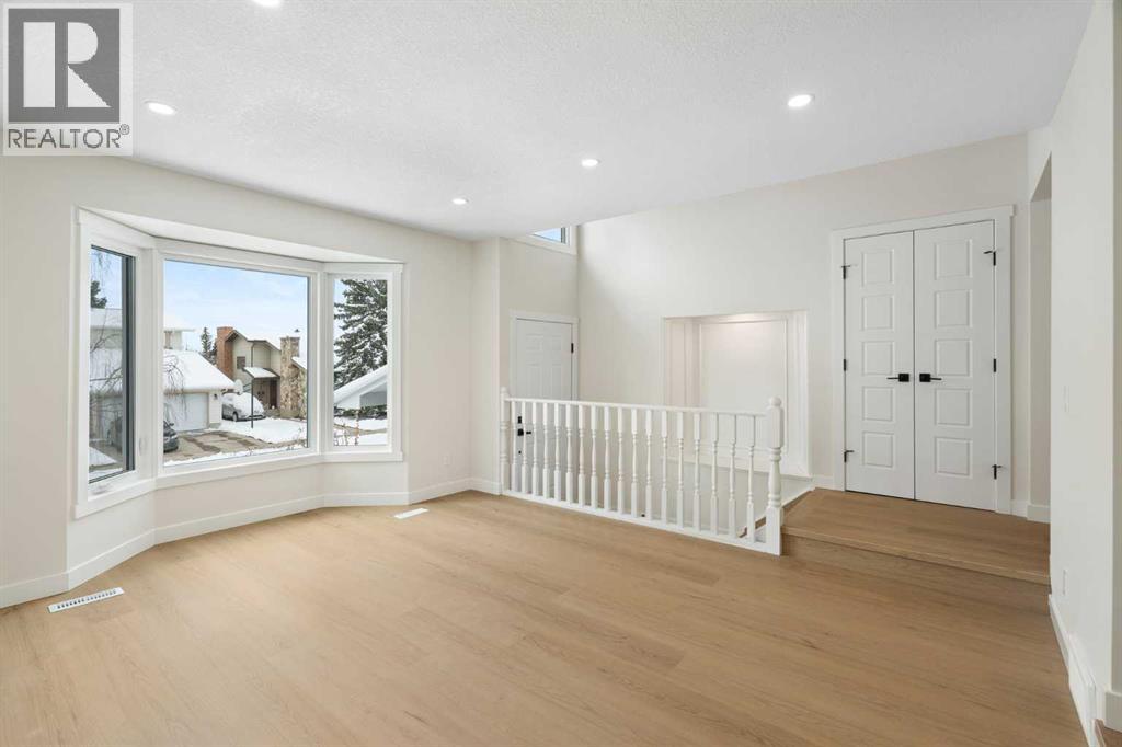 Single Family House for Sale in  Hawkwood Crescent NW Hawkwood Calgary 