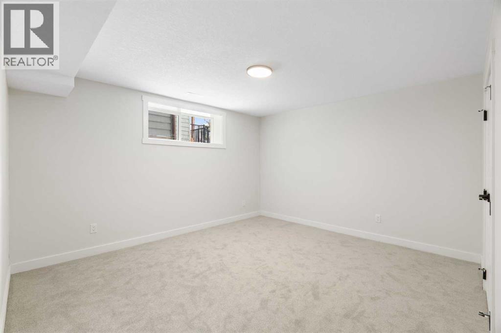 Single Family House for Sale in  Hawkwood Crescent NW Hawkwood Calgary 