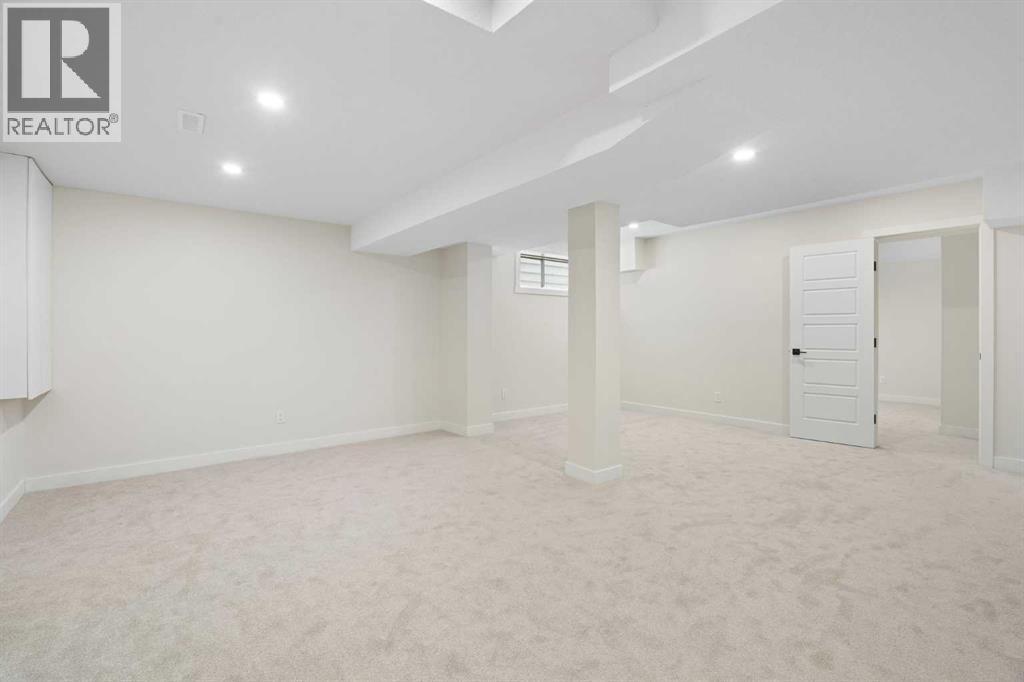 Single Family House for Sale in  Hawkwood Crescent NW Hawkwood Calgary 