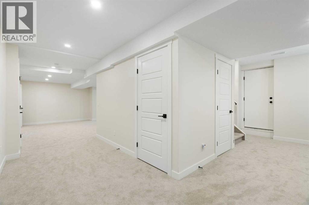 Single Family House for Sale in  Hawkwood Crescent NW Hawkwood Calgary 