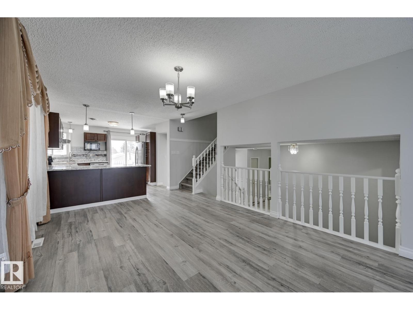 8507 152B AV NW - 2