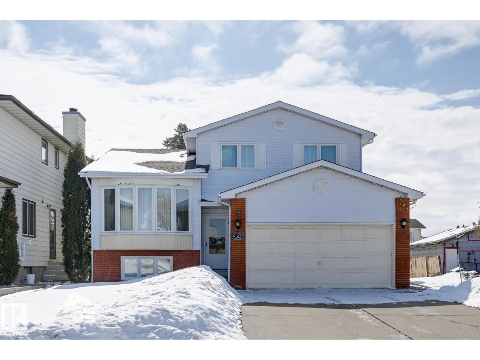 8507 152B AV NW - 43