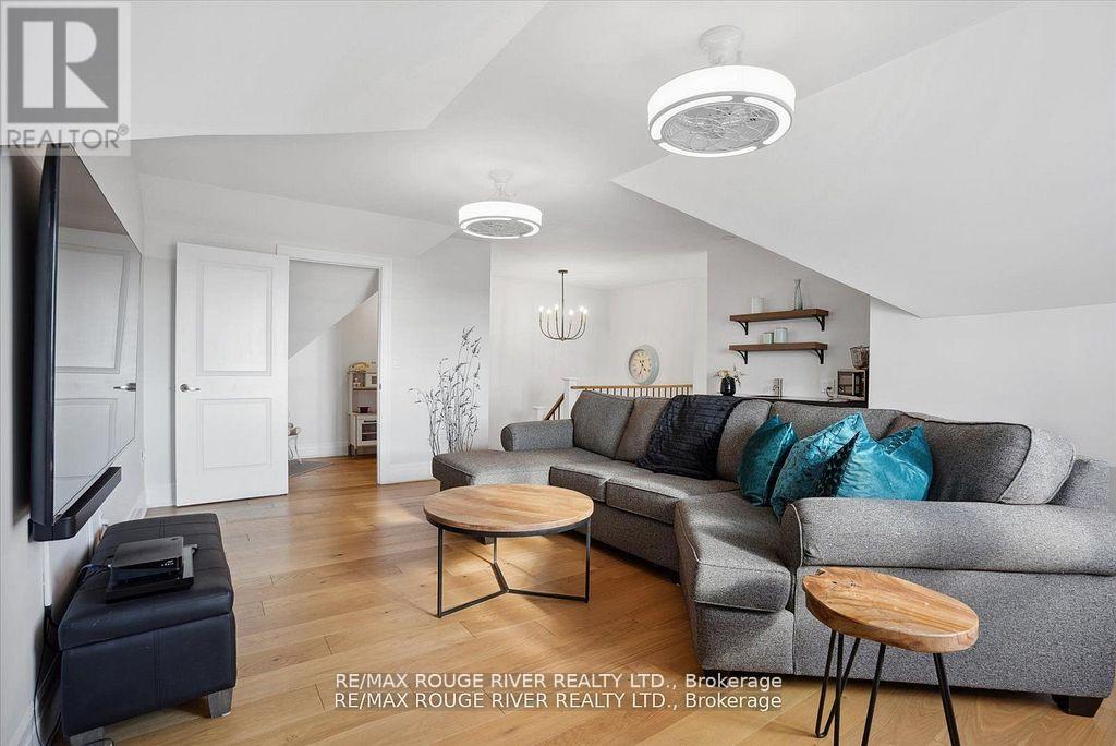14 WELLERS WAY - 32