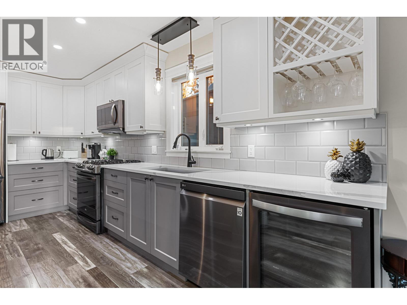 246 BURDEN STREET - 9