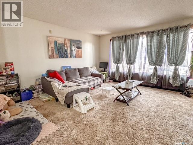 216 15TH AVENUE NE - Image 3