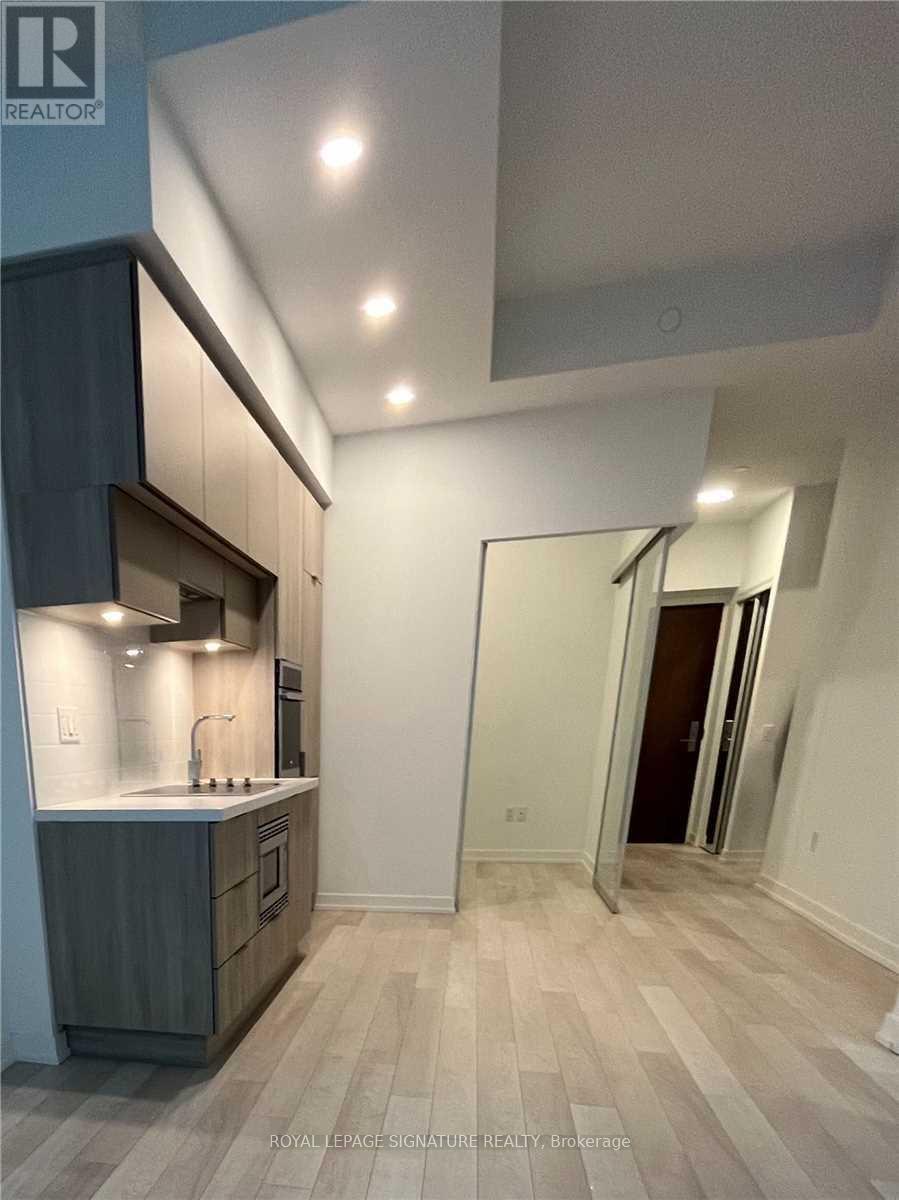 #308 39 ROEHAMPTON AVENUE - 12