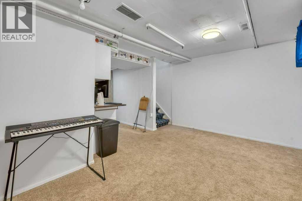 Single Family House for Sale in  Whitehill Place NE Whitehorn Calgary 