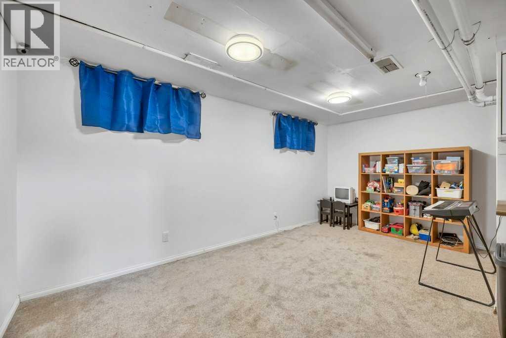 Single Family House for Sale in  Whitehill Place NE Whitehorn Calgary 