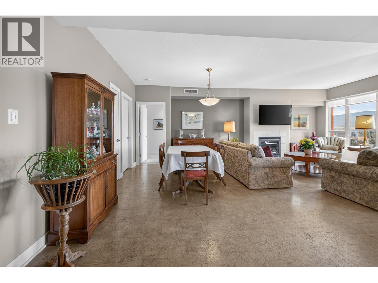 1108 1160 Bernard Avenue, Kelowna