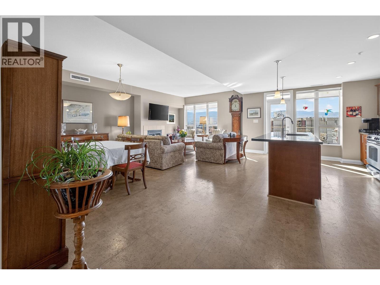 1108 1160 Bernard Avenue, Kelowna