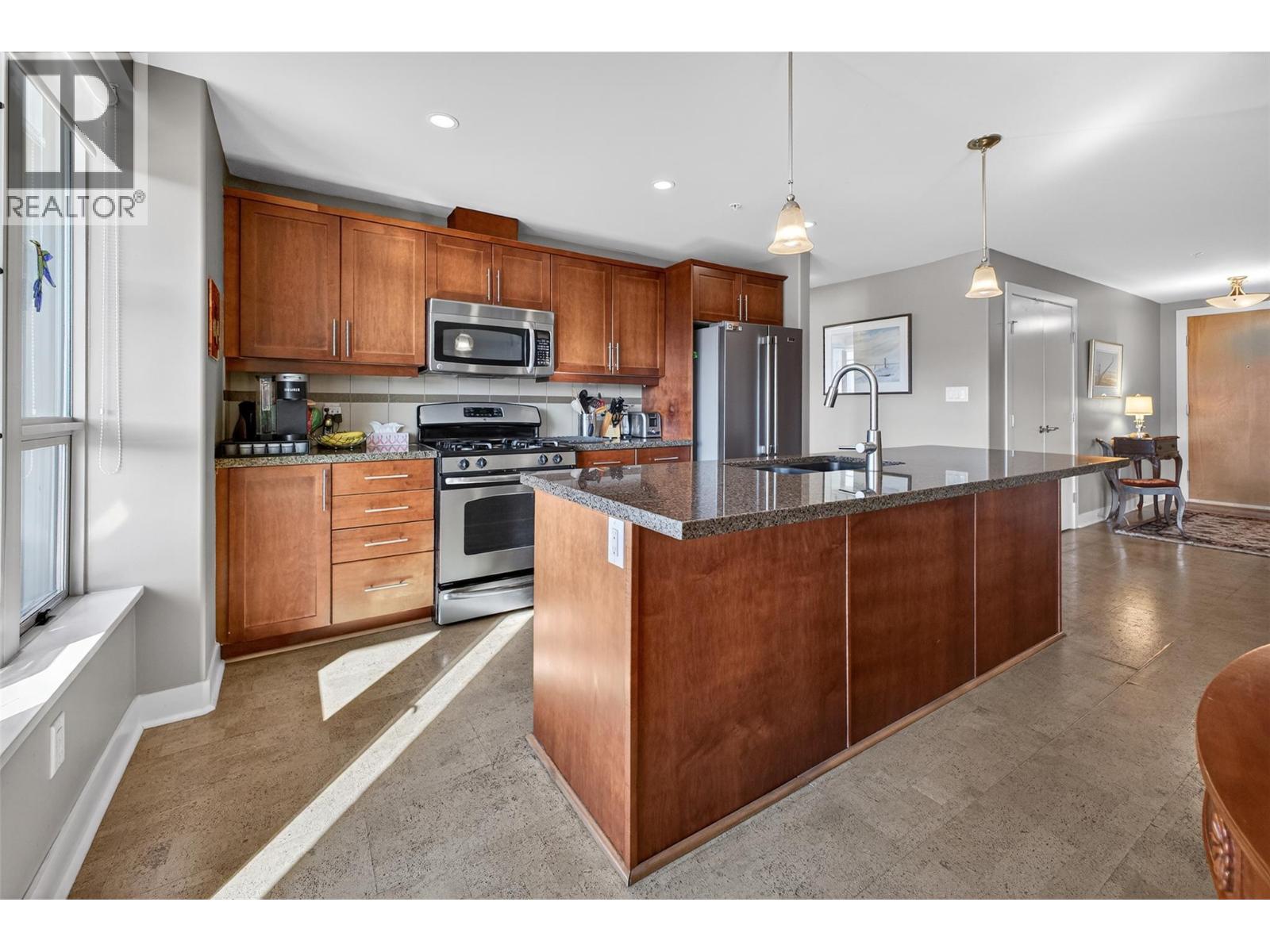 1108 1160 Bernard Avenue, Kelowna