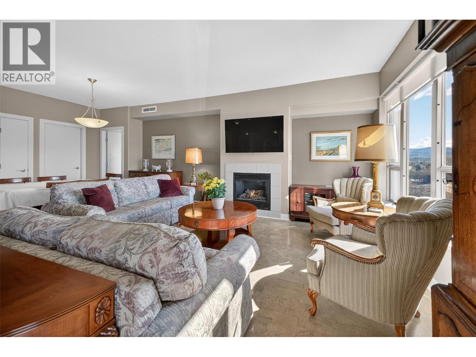 1108 1160 Bernard Avenue, Kelowna