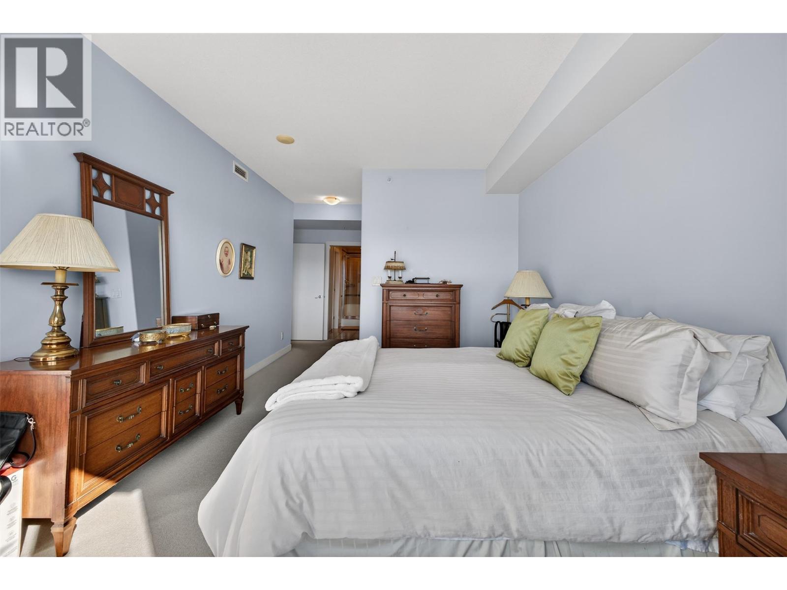 1108 1160 Bernard Avenue, Kelowna