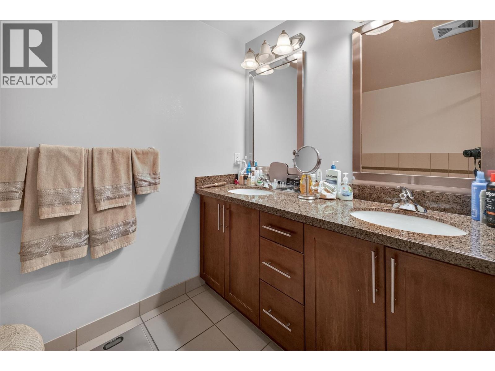 1108 1160 Bernard Avenue, Kelowna