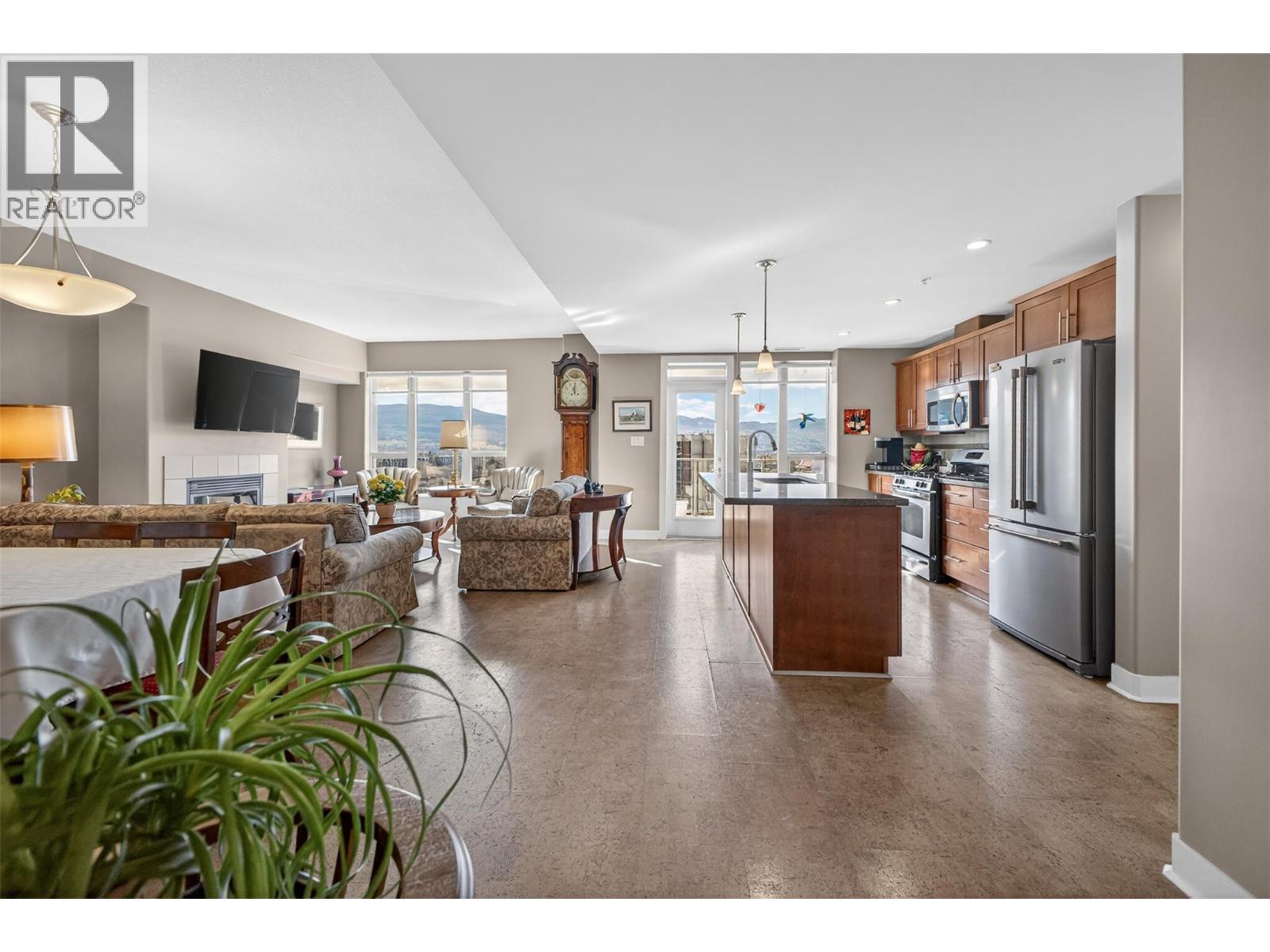 1108 1160 Bernard Avenue, Kelowna