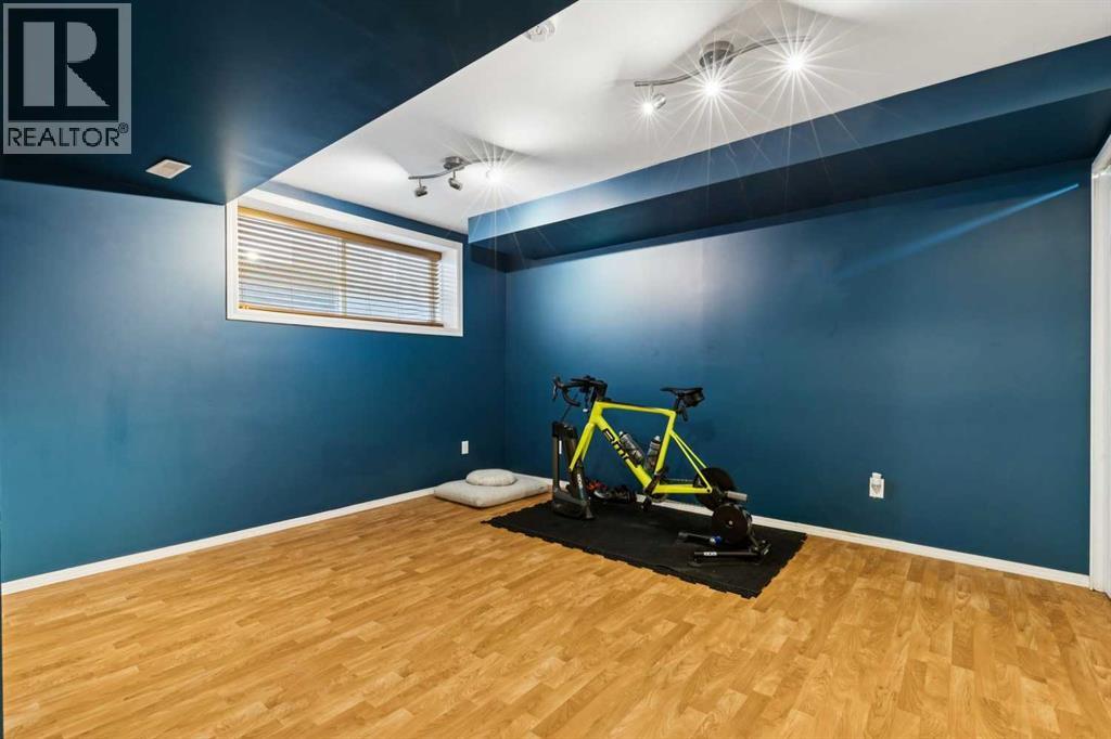 Single Family House for Sale in  Everstone Way SW Evergreen Calgary 