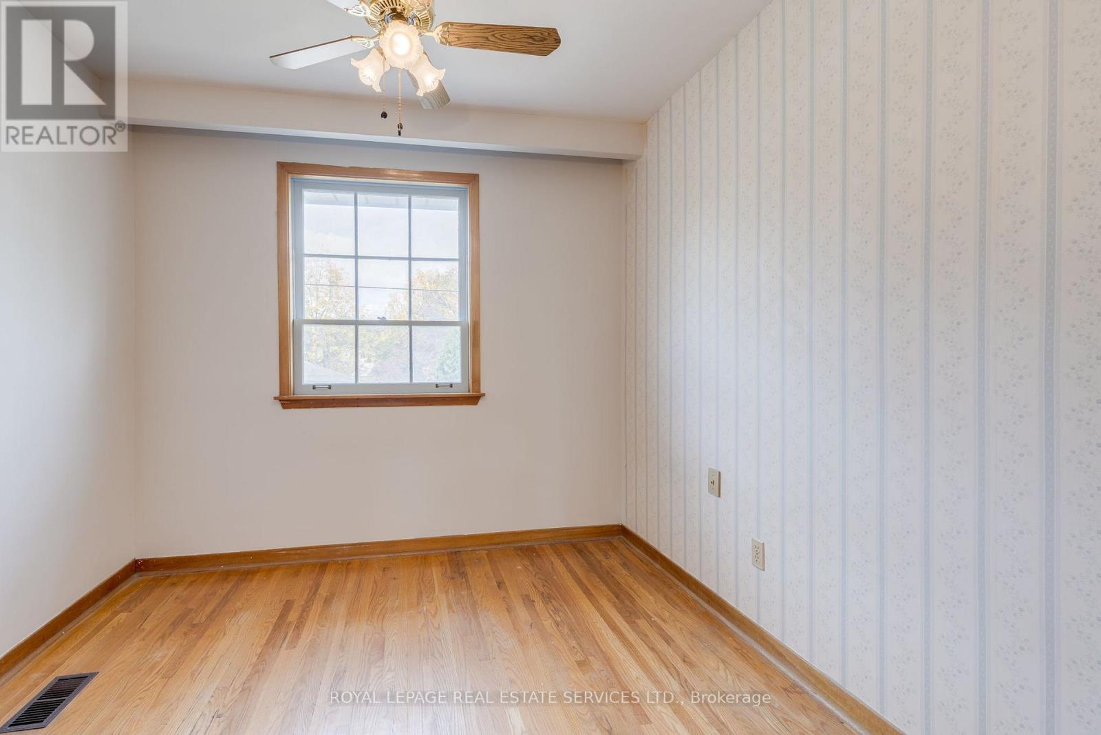 29 DOVERWOOD COURT - 23