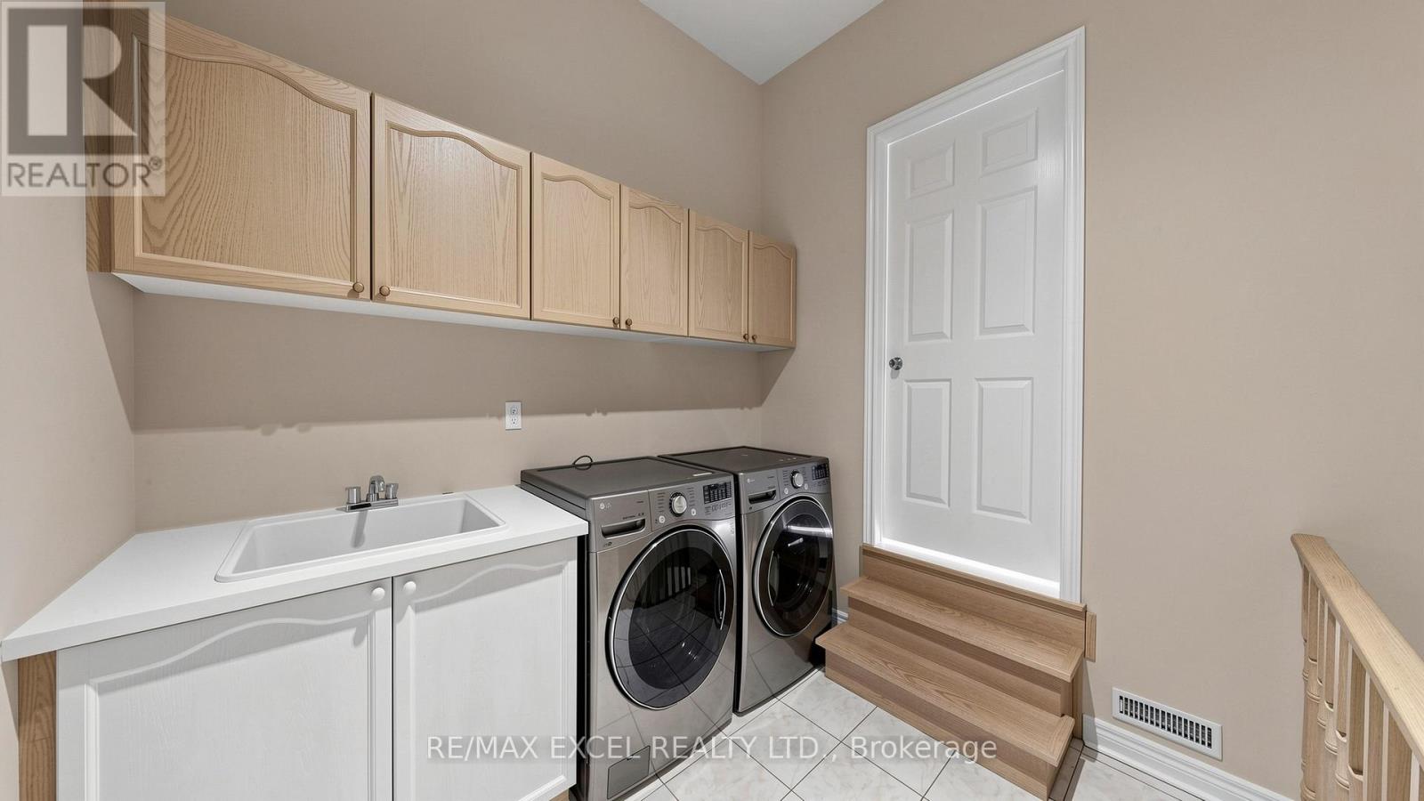 2159 RODICK ROAD - 11