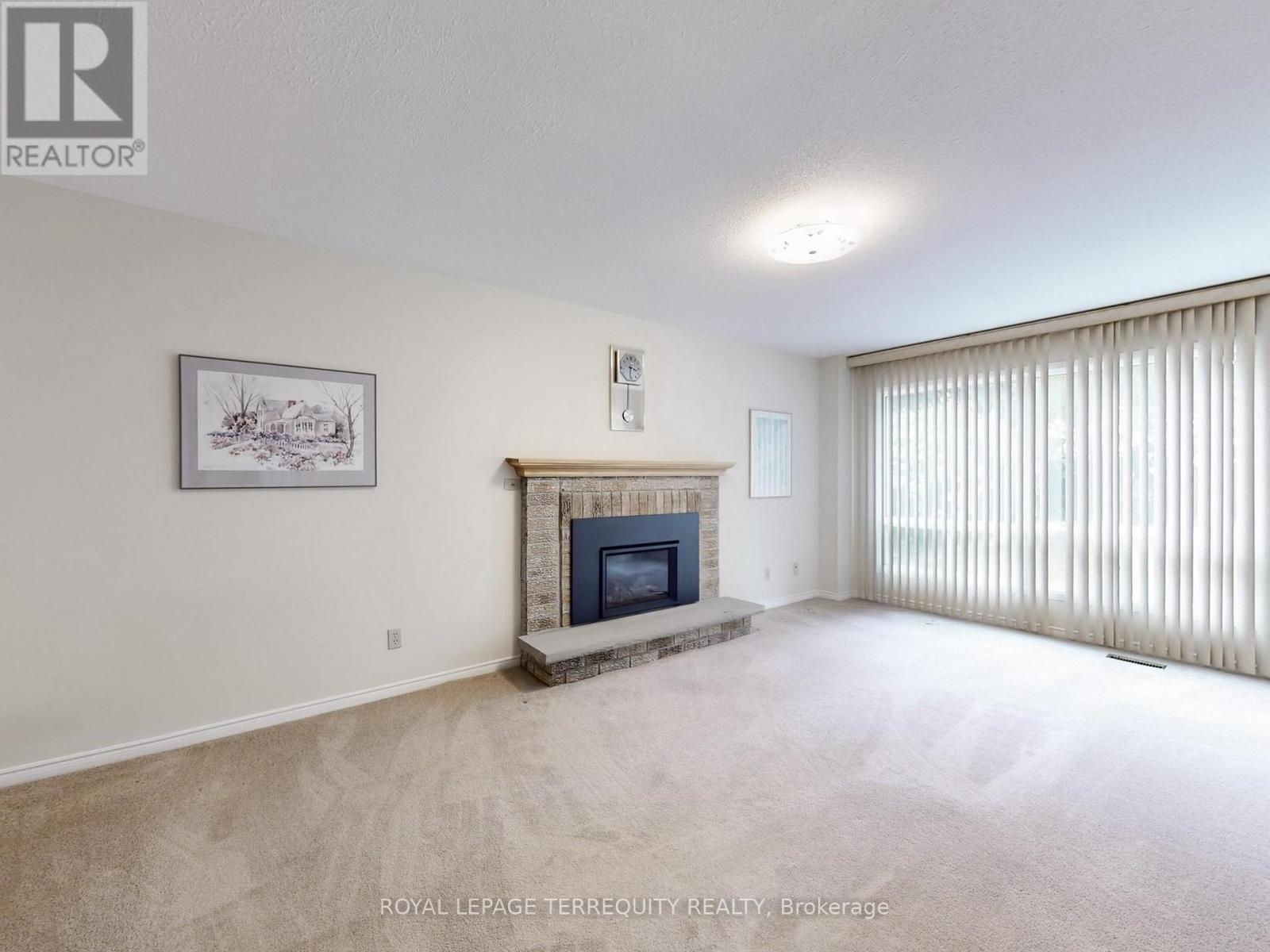 4 MOWAT COURT - 10