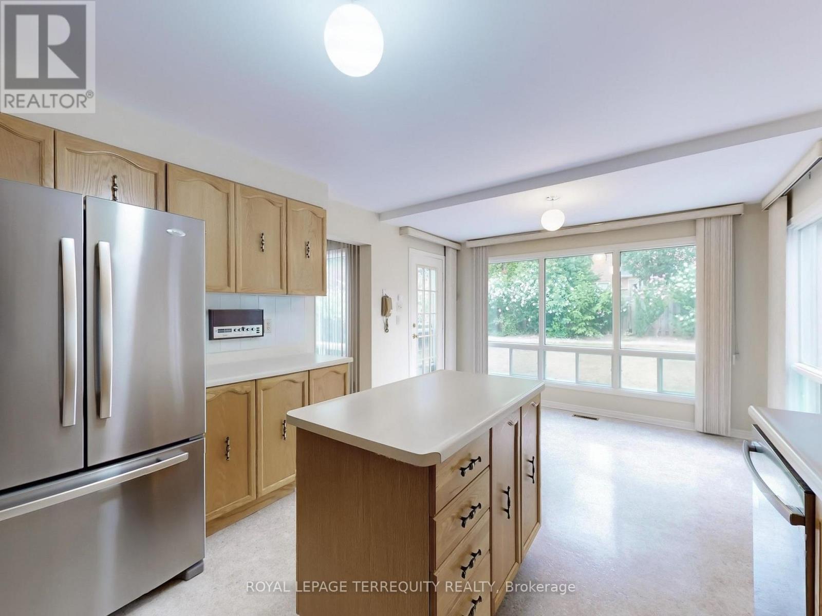 4 MOWAT COURT - 4
