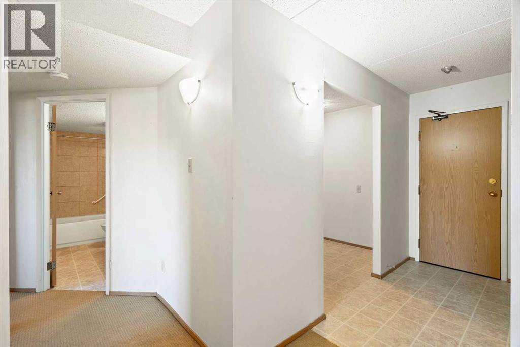 Single Family House for Sale in   Dalton Drive NW Dalhousie Calgary 