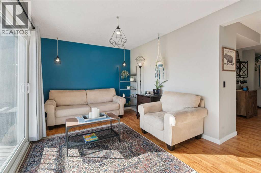 Single Family House for Sale in    Avenue NW Huntington Hills Calgary 